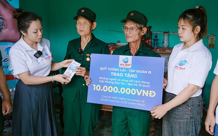 Hình ảnh minh họa mạng lưới hỗ trợ chuyên nghiệp cho người có vấn đề về cờ bạc, với biểu tượng bàn tay giúp đỡ và các kênh liên lạc, thể hiện sự quan tâm đến sức khỏe người chơi.